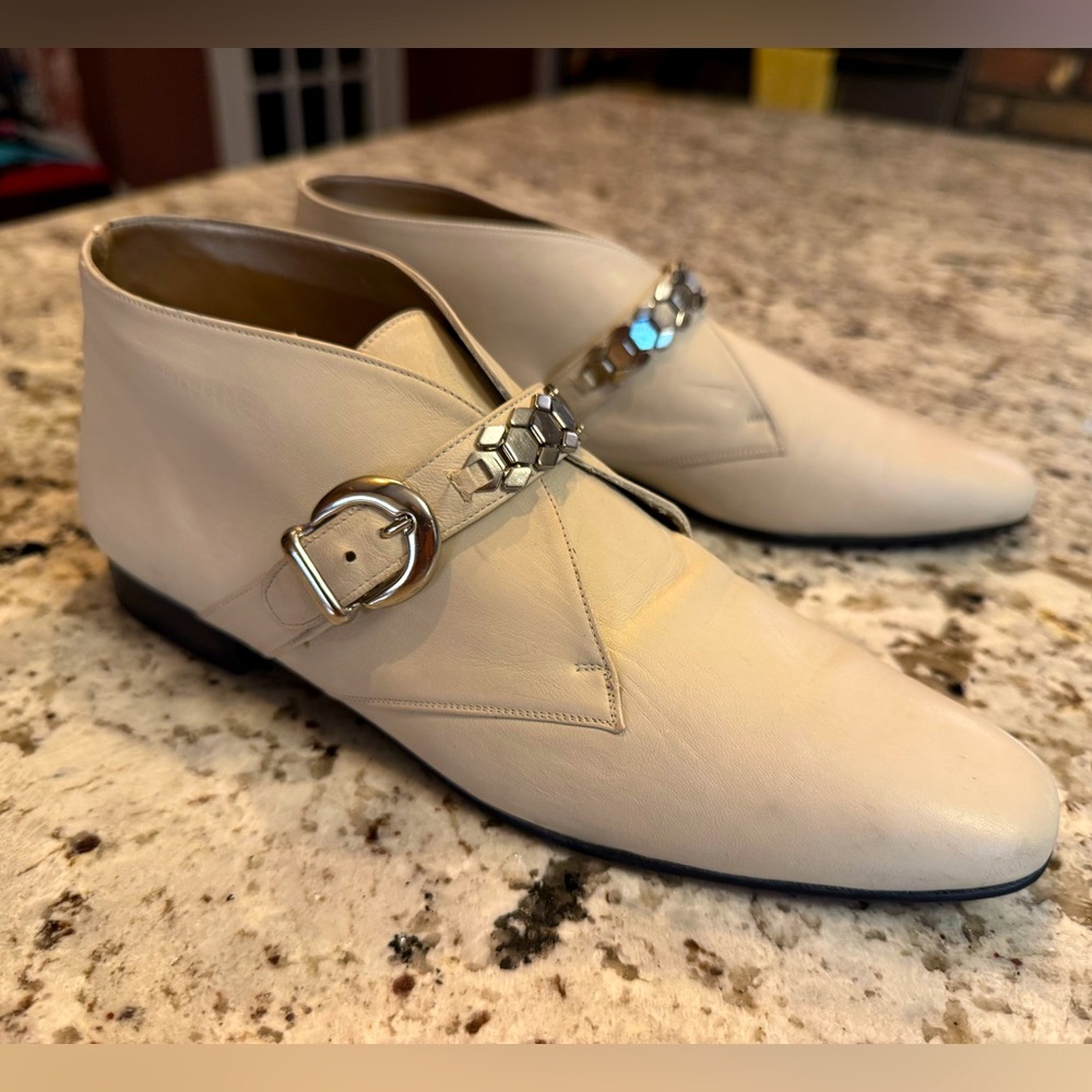 PROXY Elegant Cream Ankle Boots with Buckle Detail